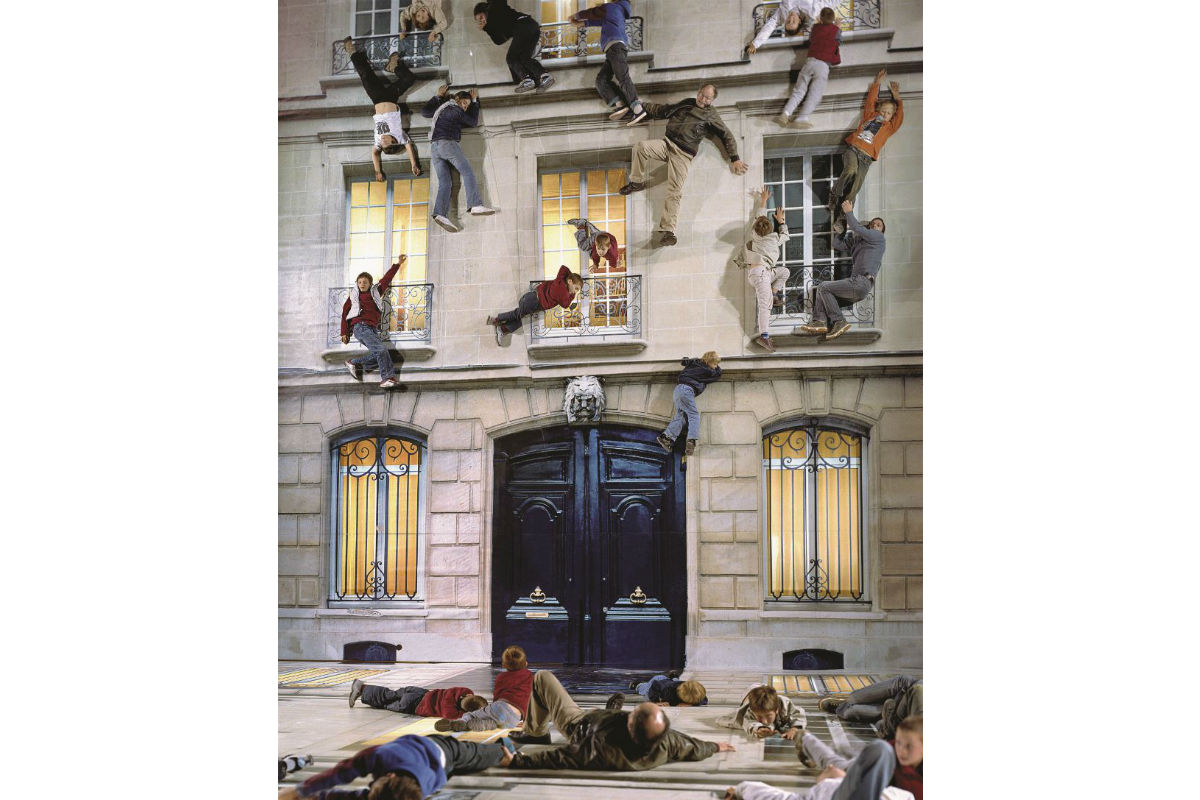 Building 2004 Digital print on linoleum, light, iron, wood, mirror 800 x 600 x 1,200 cm Installation view: Nuit Blanche, Paris, 2004 * Referential image