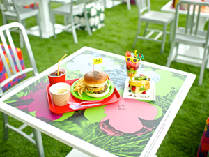 Immerse yourself in the world of Andy Warhol<br />at Japan's first official Warhol Café
