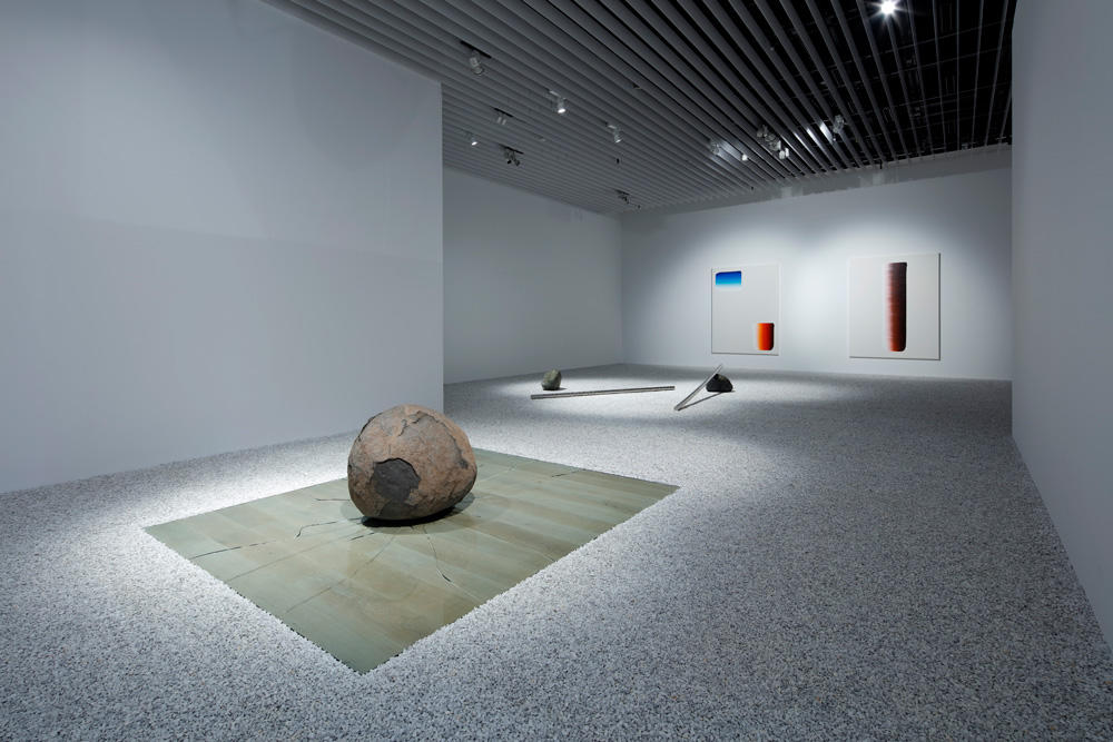 Lee Ufan Installation view