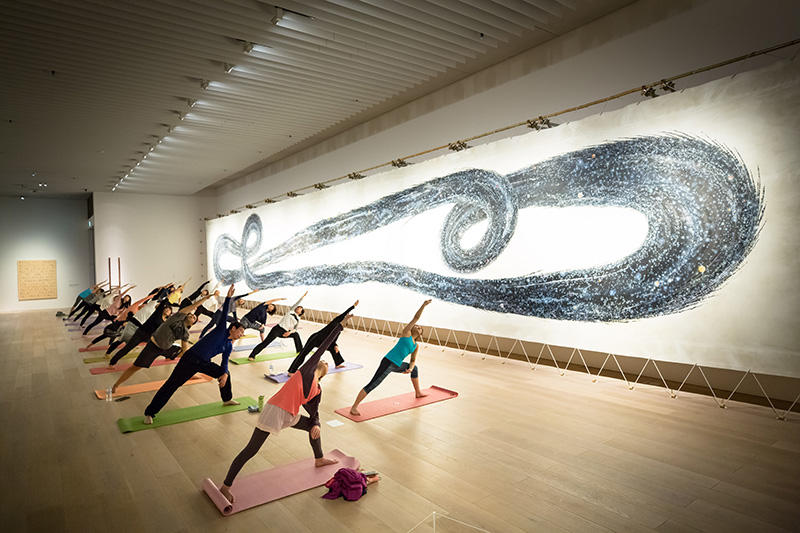 Yoga + Art　Morning Program