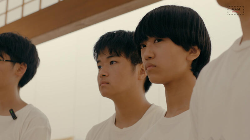 「アート・キャンプ for under 22 IN/BETWEEN：美術館をつなぐ」