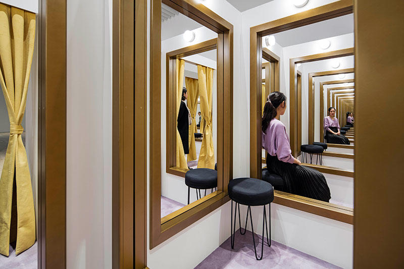 Changing Rooms 2008 Installation view: Leandro Erlich: Seeing and Believing Mori Art Museum, Tokyo, 2017 Photo: Hasegawa Kenta Courtesy: Luciana Brito Galeria 