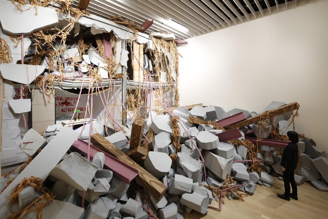 Thomas Hirschhorn Collapse