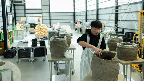 ISIT TAKURO KUWATA&rsquo;S ATELIER